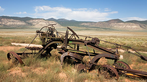 Adams Leaning Wheel Grader
