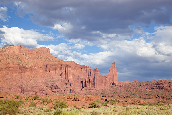 Cliffs along Fisher Towers Road, Utah